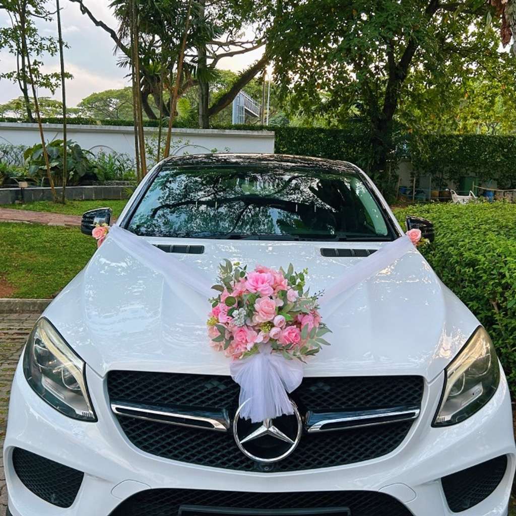 Bridal Car Wedding Car Decoration Singapore by Wingding Event Styling